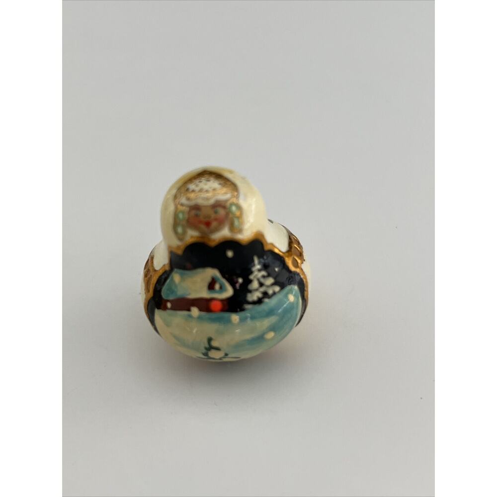 Matryoshka Russian Nesting Doll Set of 5 signed Cepzueb Nocag Winter Scene Ivory - Picture 8 of 9